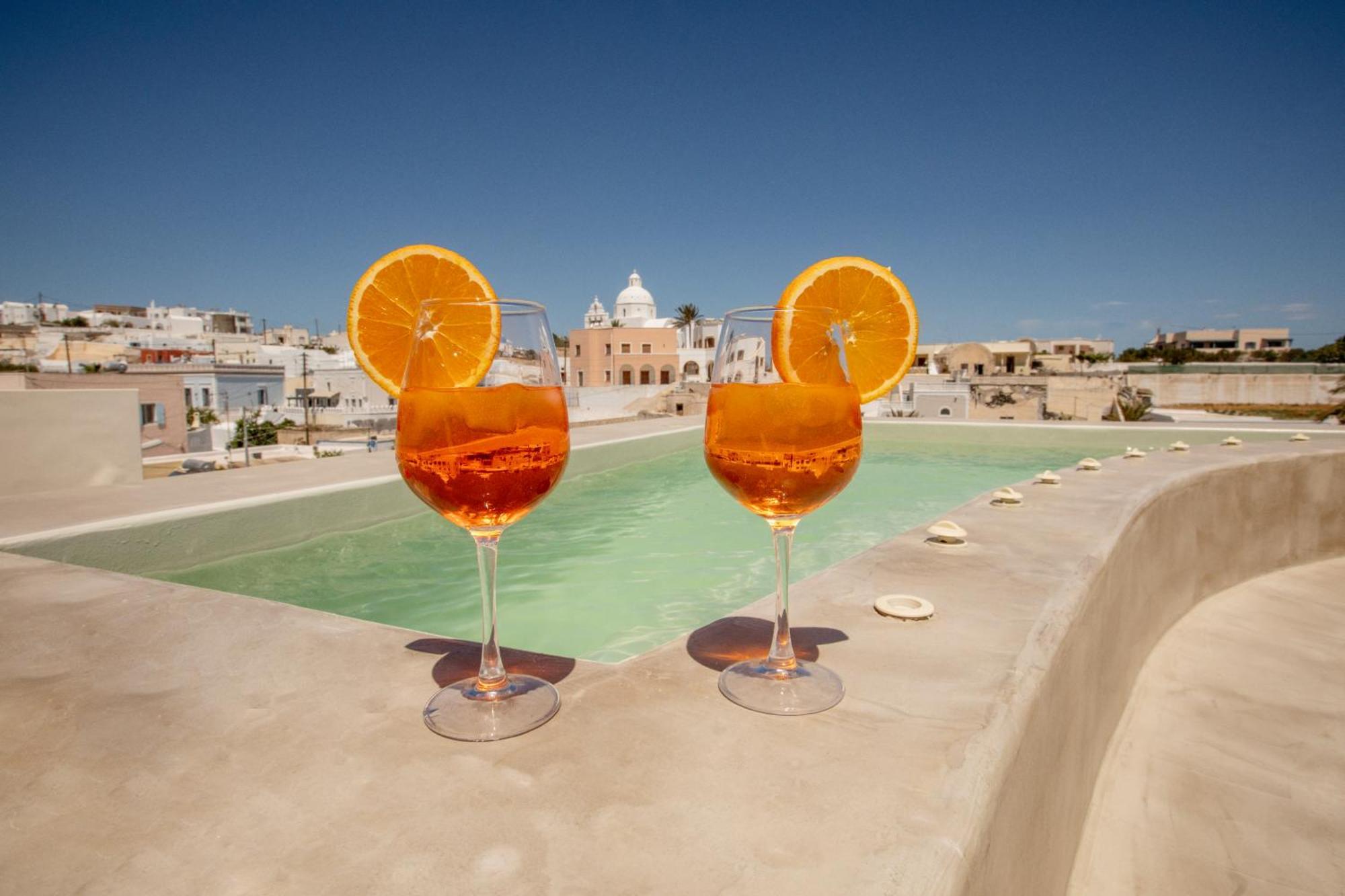 Utopia Santorini * Karterados (Santorini)